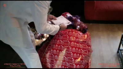 ماں، میں نے کرسمس کا تحفہ حاصل کیا ہے