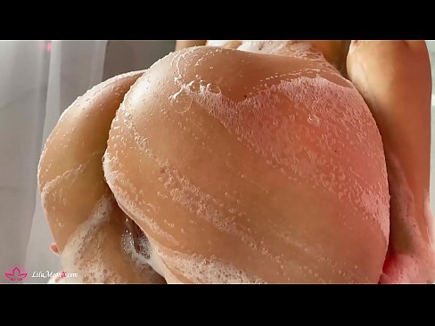 ❤️ Brunette شاور میں شدید orgasm کے لئے وائبریٹر کے ساتھ بلی میں مشت زنی کرتی ہے۔ فحش میں ur.quizfarmature.ru ❌❤